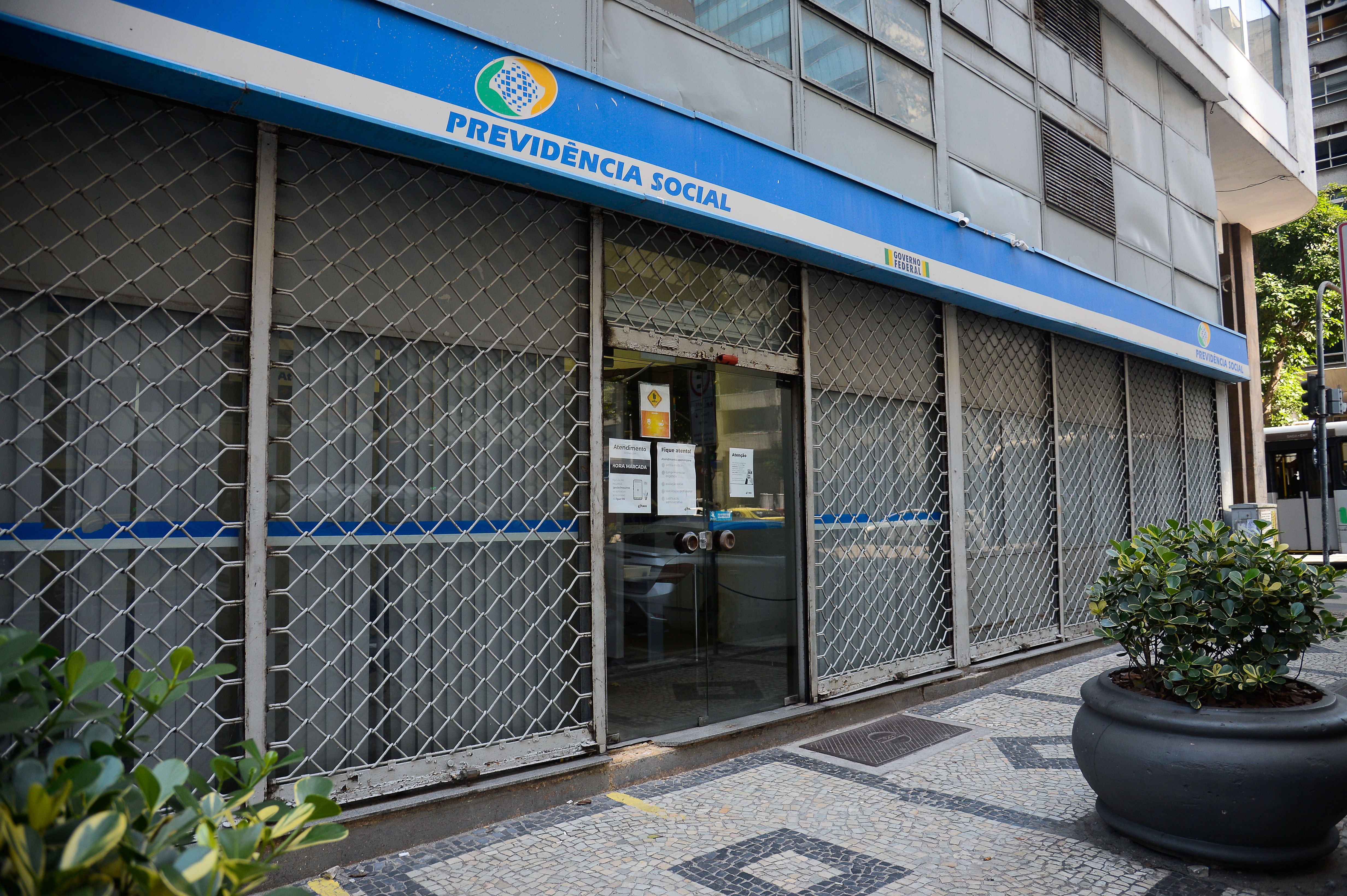 Segundo as investiga&ccedil;&otilde;es, o servidor teria recebido propina para fazer altera&ccedil;&otilde;es irregulares nos sistemas do INSS. | Foto: Tomaz Silva/Ag&ecirc;ncia Brasil