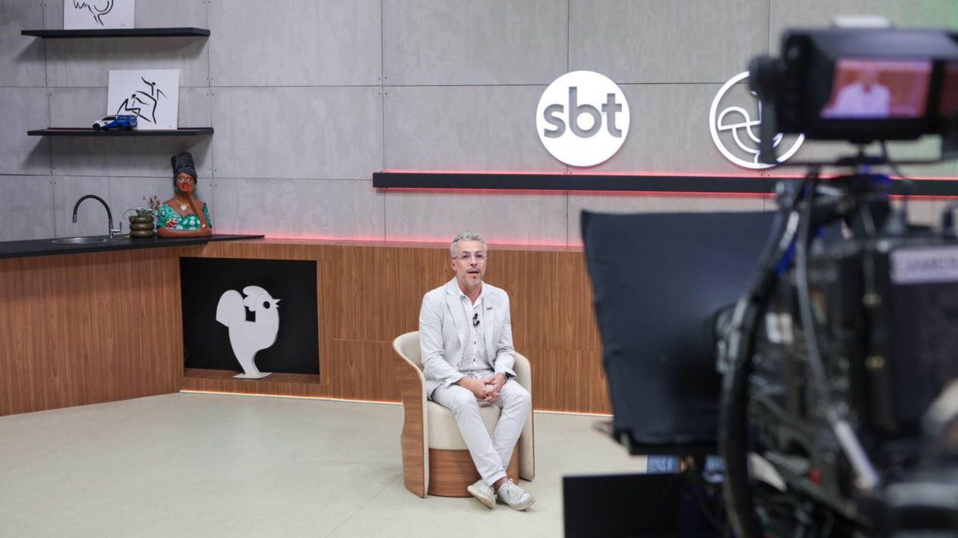 Secretário de Cultura da Bahia, Bruno Monteiro, na TV Aratu | Foto: Lucas Rosário/Secult-BA