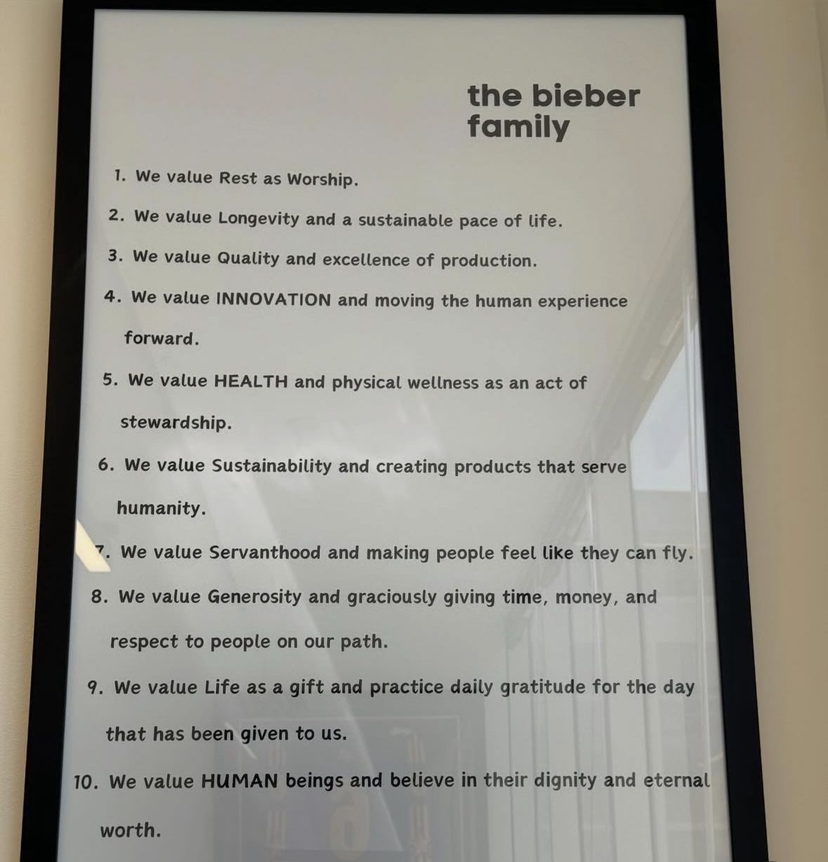 A equipe de Justin Bieber negou os rumores envolvendo dependência química e problemas de saúde. | Foto: Redes Sociais