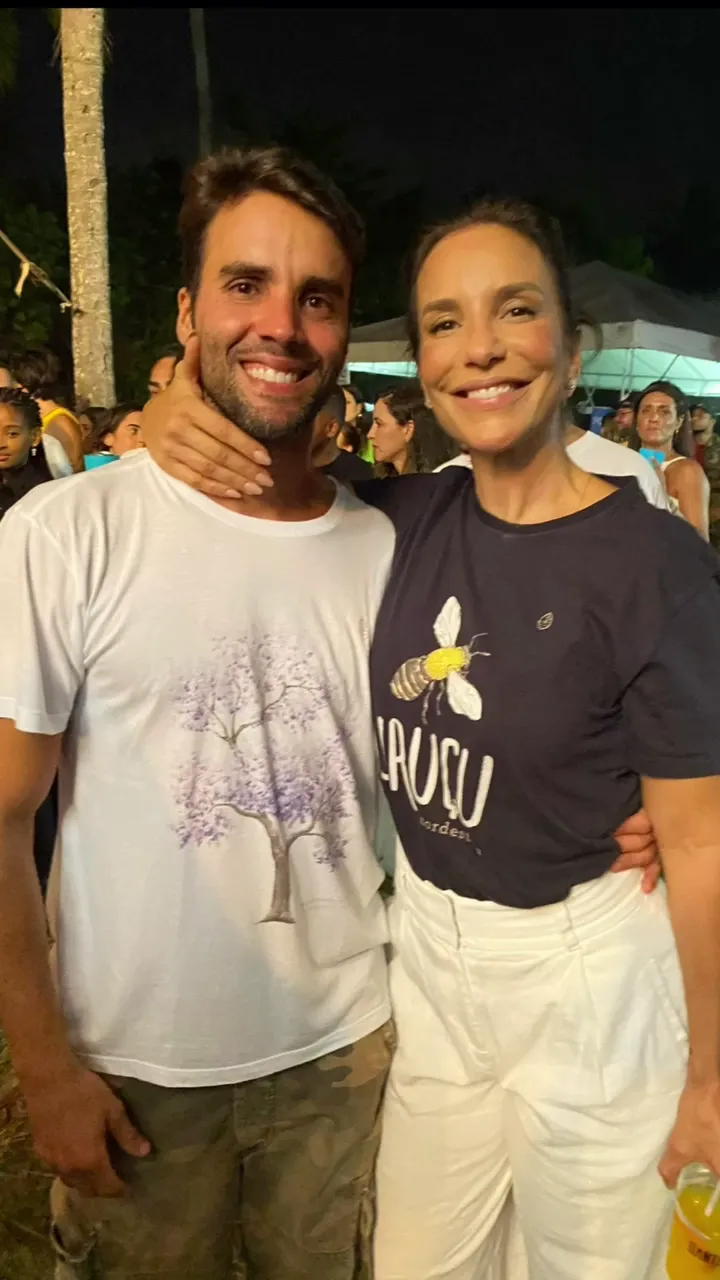 Durante uma transmissão ao vivo nas redes sociais, ele tranquilizou os fãs. | Foto: Redes Sociais