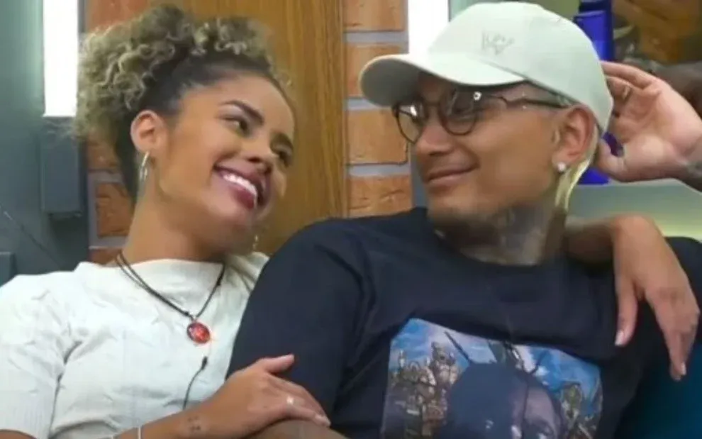 Mirella revelou que já mantinha contato virtual com Sthe antes do reality. | Foto: Reprodução