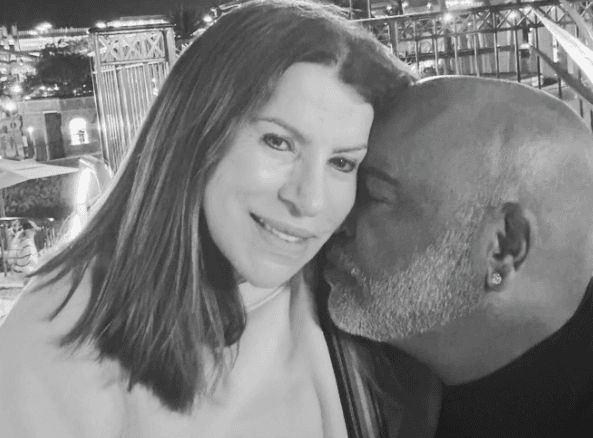 Geralda Helena, esposa do cantor Rick, da dupla com Renner, publicou uma mensagem de despedida ao marido. | Foto: Redes Sociais