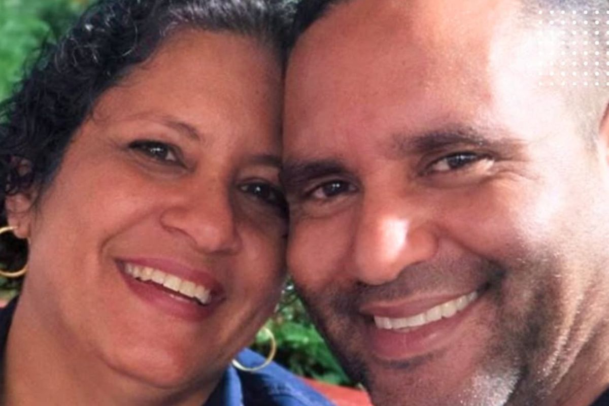 Uma mulher identificada como Sandra Lima Alves, de 54 anos, foi morta a facadas na tarde desta quarta-feira (25). | Foto: Redes Sociais