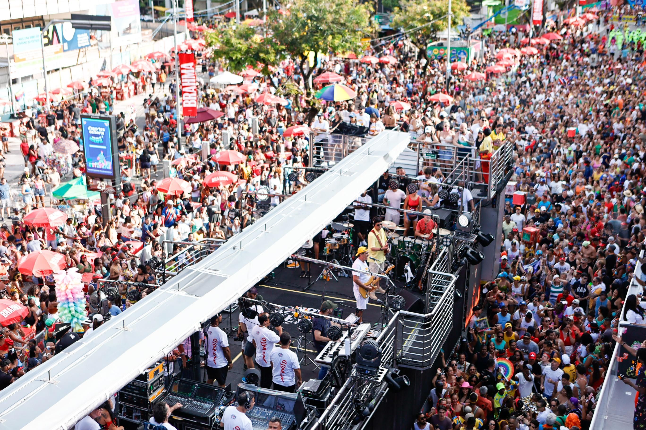 Entre os maiores sucessos de Durval Lelys est&atilde;o can&ccedil;&otilde;es que se tornaram cl&aacute;ssicos do Carnaval e da m&uacute;sica baiana. | Foto: Joka Gueiros/Secom PMS