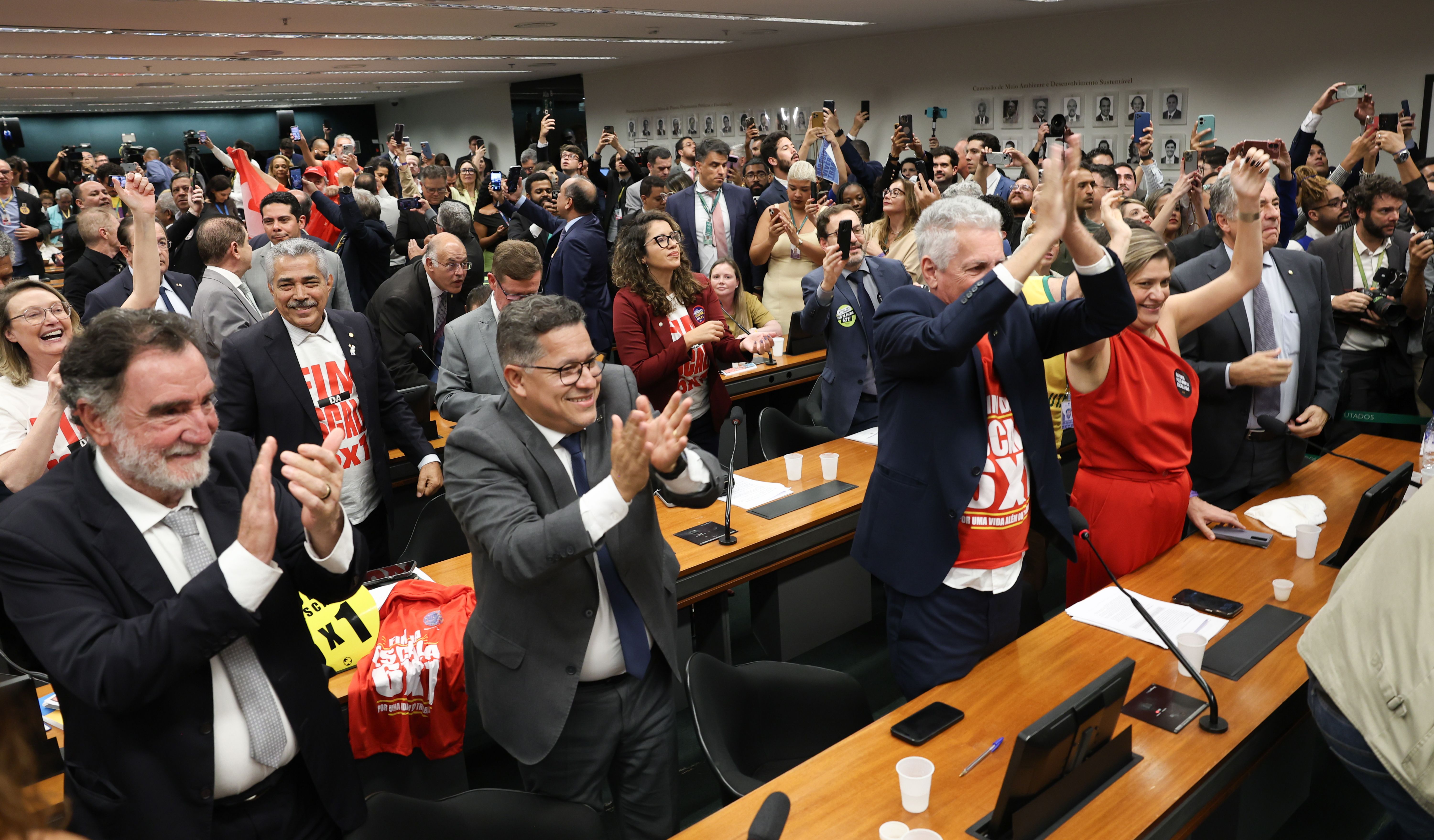 O fim da escala 6x1, proposta debatida no Congresso Nacional, pode impactar diretamente 596.501 trabalhadores baianos. | Foto: Lula Marques/Agência Brasil