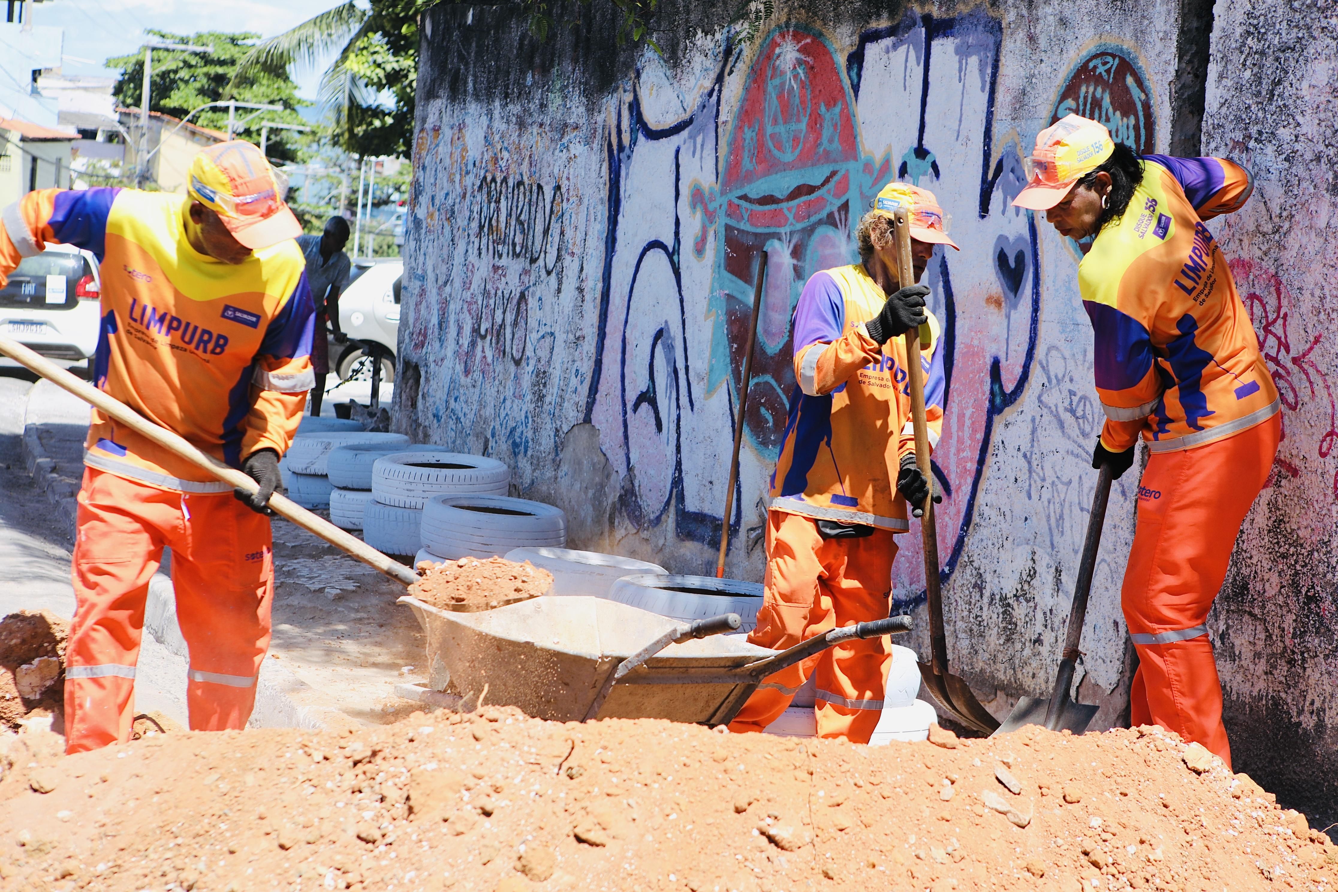 Atualmente, o piso da categoria em Salvador &eacute; de R$ 1.693,78 para jornada de 44 horas semanais. | Foto: Lucas Moura/Secom PMS