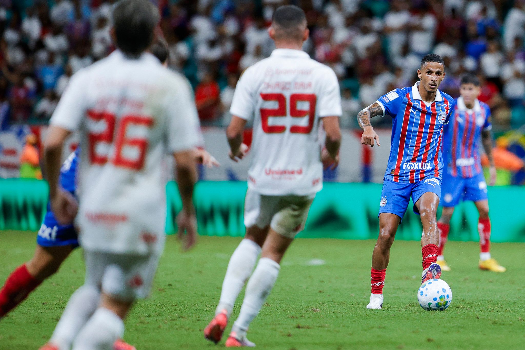 O Bahia voltou melhor para a etapa final, mas o Internacional conseguiu diminuir logo aos seis minutos. | Foto: Rafael Rodrigues/EC Bahia
