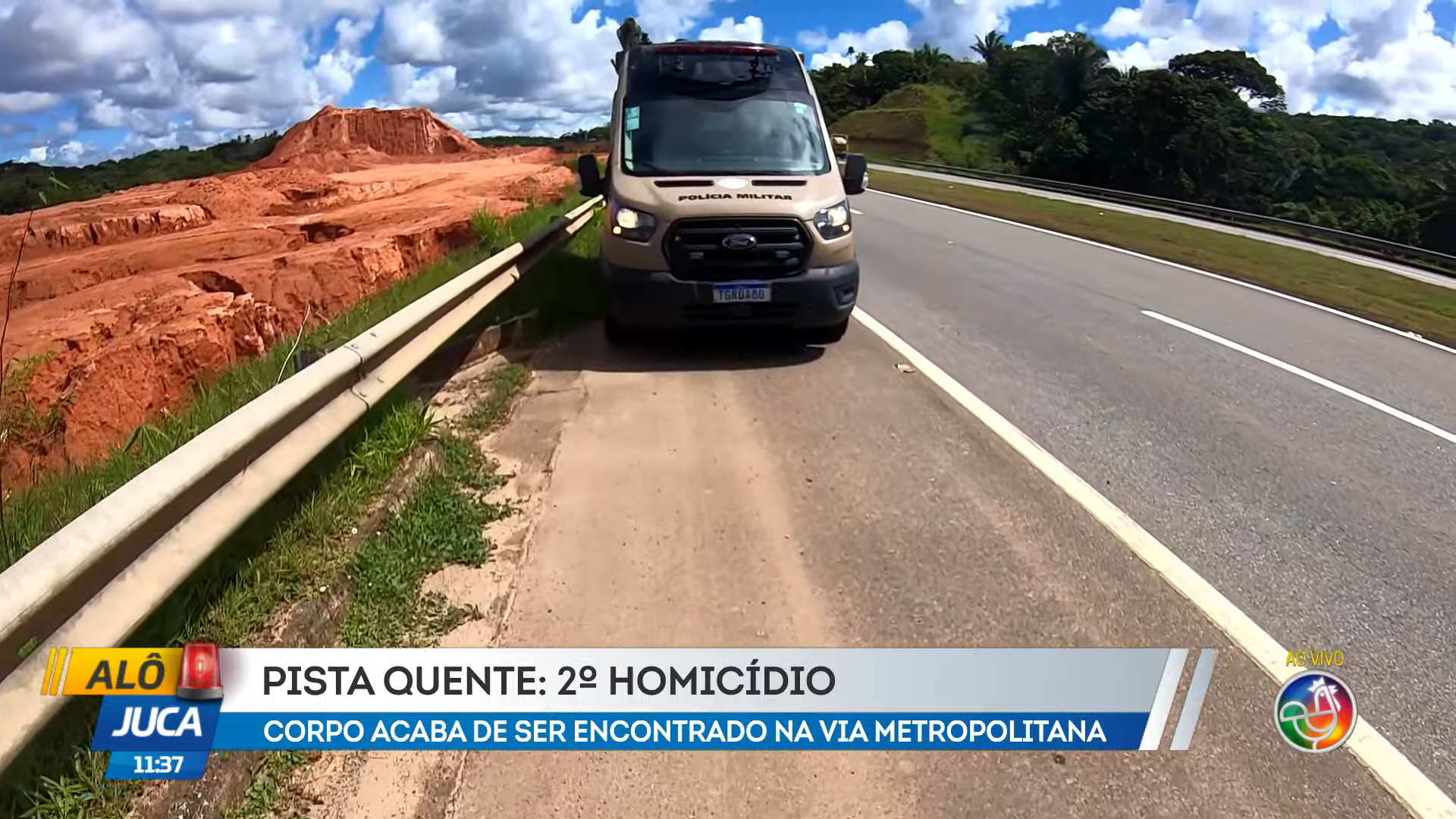 Equipes do Departamento de Pol&iacute;cia T&eacute;cnica (DPT) e da Pol&iacute;cia Militar j&aacute; est&atilde;o no local. | Foto: Reprodu&ccedil;&atilde;o/TV Aratu