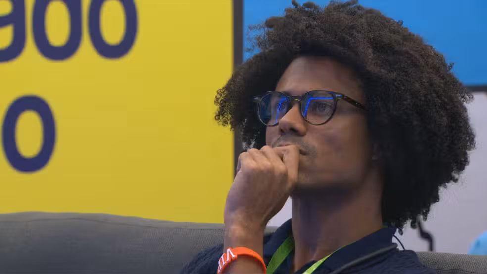 Durante as transmiss&otilde;es, o mineiro ouviu Ana Paula comentar sobre poss&iacute;veis reviravoltas no jogo. | Foto: Gshow