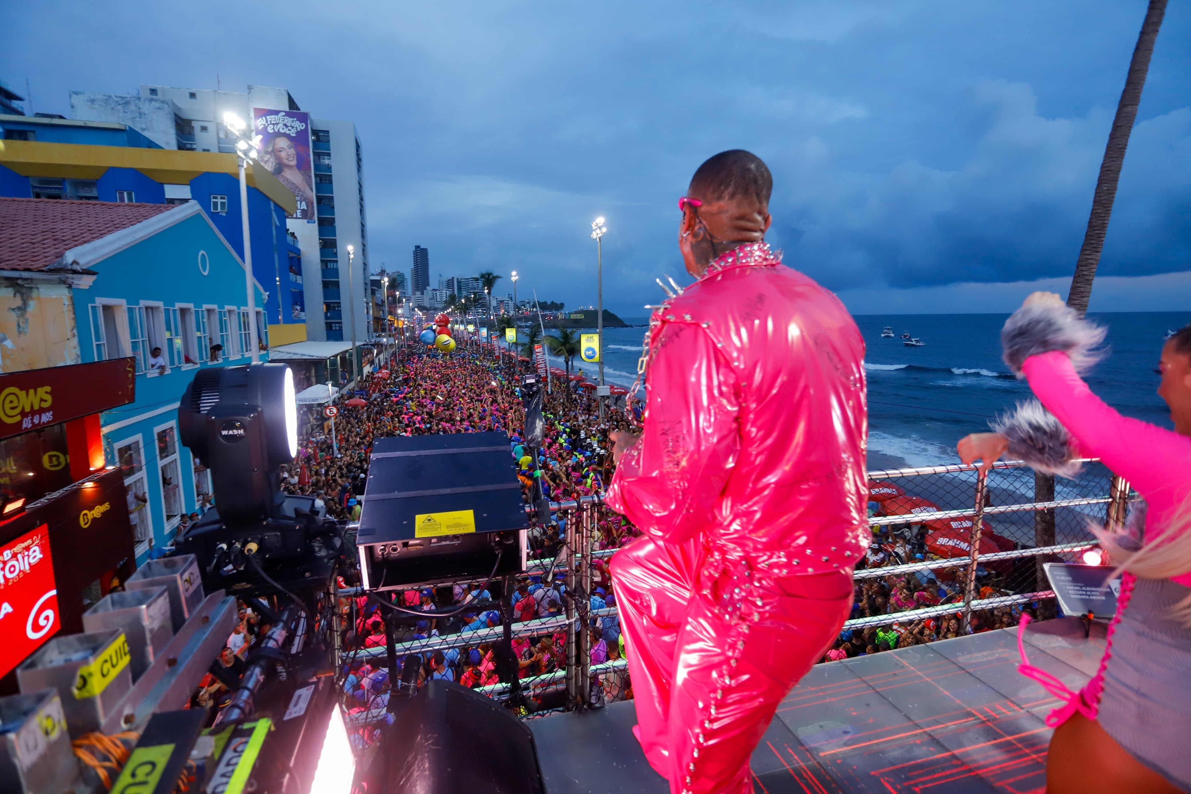 O Aratu Folia ter&aacute; transmiss&otilde;es ao vivo, na TV Aratu e no YouTube, durante todos os dias de festa, de 12 a 17 de fevereiro, nos principais circuitos do Carnaval de Salvador. | Foto: Alfredo Filho/Secom