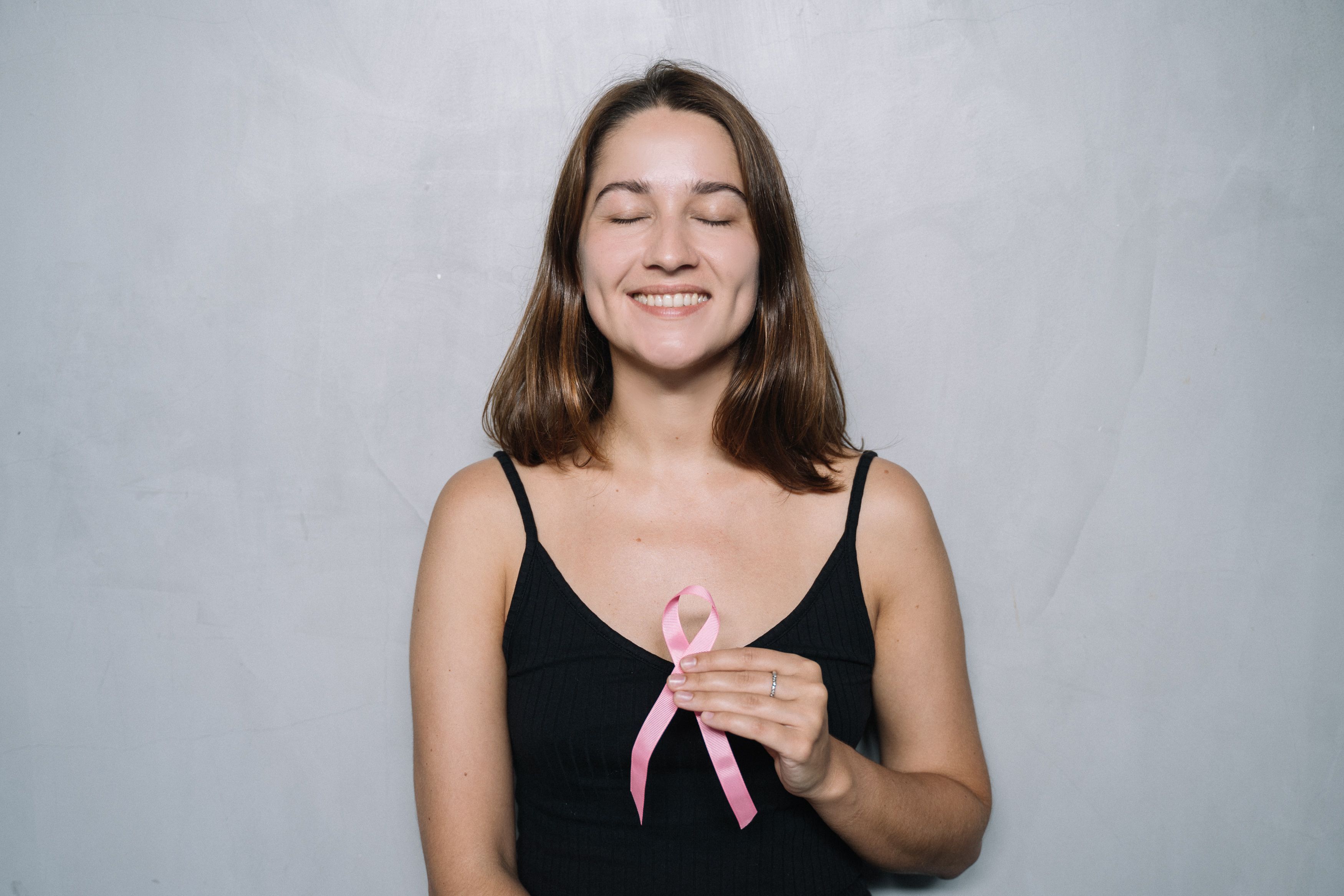 Aos 25, 30 ou 35 anos, um n&oacute;dulo na mama pode parecer menos preocupante porque o c&acirc;ncer de mama &eacute; mais frequente ap&oacute;s os 50 anos. | Foto: Ilustrativa/Pexels