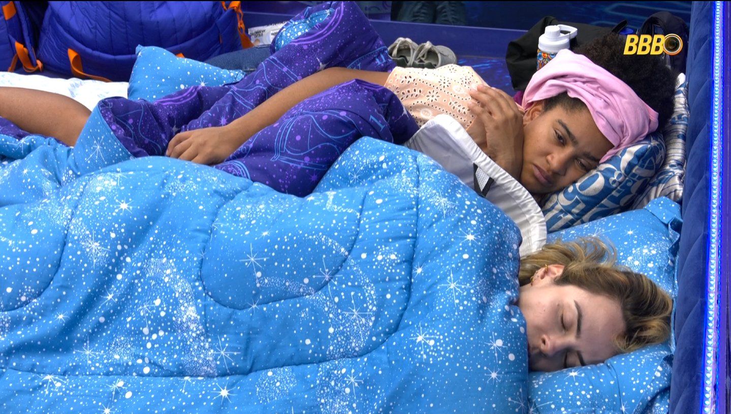 A casa do BBB 26 entrou no T&aacute; Com Nada na manh&atilde; desta segunda-feira (2), ap&oacute;s Ana Paula Renault e Milena receberem puni&ccedil;&otilde;es grav&iacute;ssimas. | Foto: Gshow