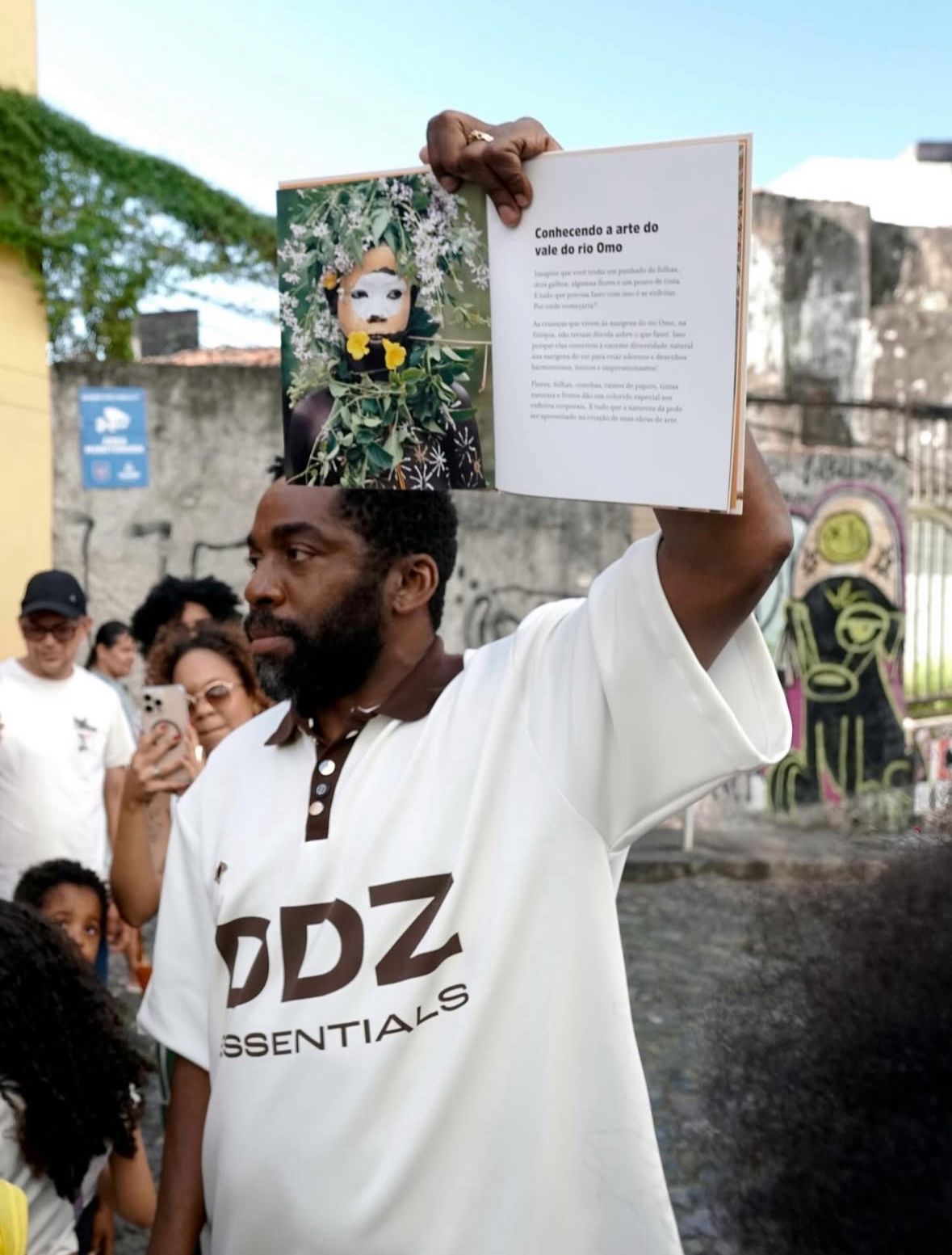 A atividade percorreu locais ligados às diásporas afro-atlânticas no Centro Histórico de Salvador. | Foto: Instagram/Lázaro Ramos