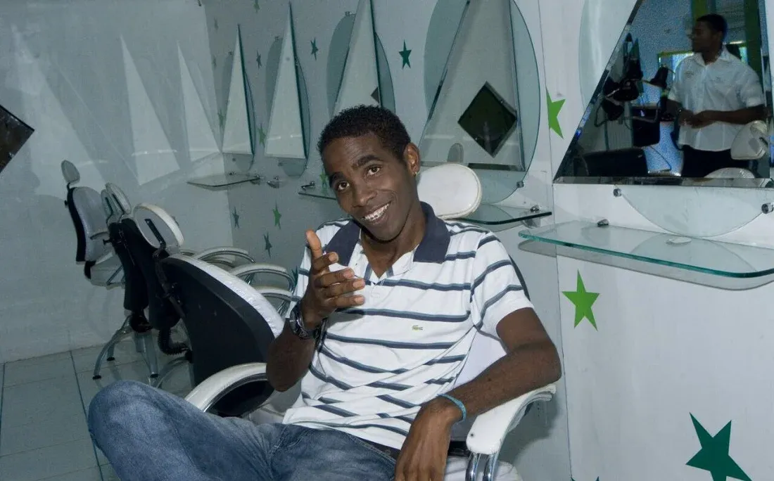 Valdir Mac&aacute;rio foi assassinado a tiros em 12 de novembro de 2016, dentro do sal&atilde;o de beleza onde trabalhava. | Foto: Redes Sociais