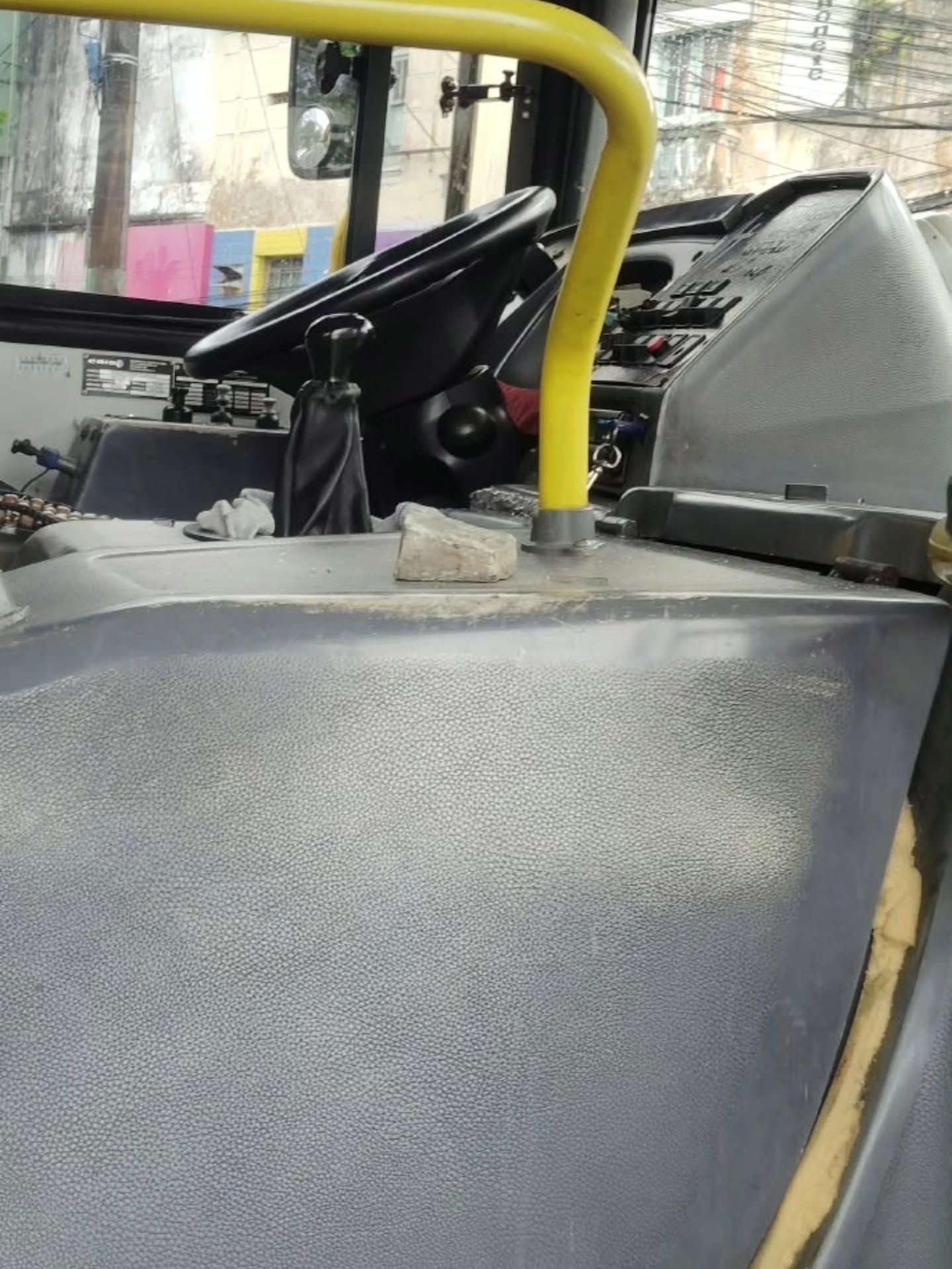 O veículo seguia no sentido Barbalho e estava em frente ao Colégio Severino Vieira. | Foto: Redes Sociais