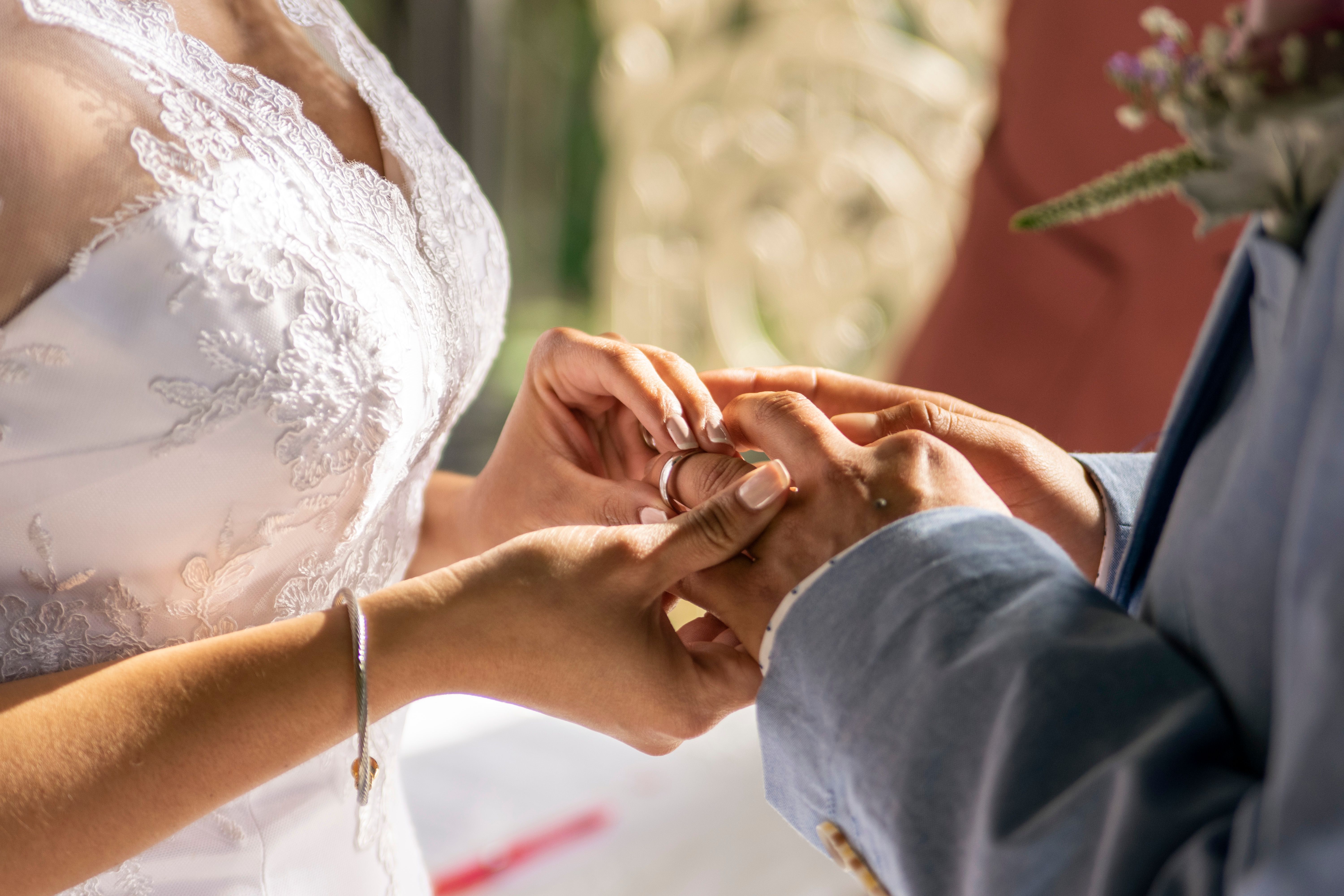 Casais em situação de vulnerabilidade social poderão participar gratuitamente da 25ª edição do Casamento Coletivo em Feira de Santana. | Foto: Ilustrativa/Pexels
