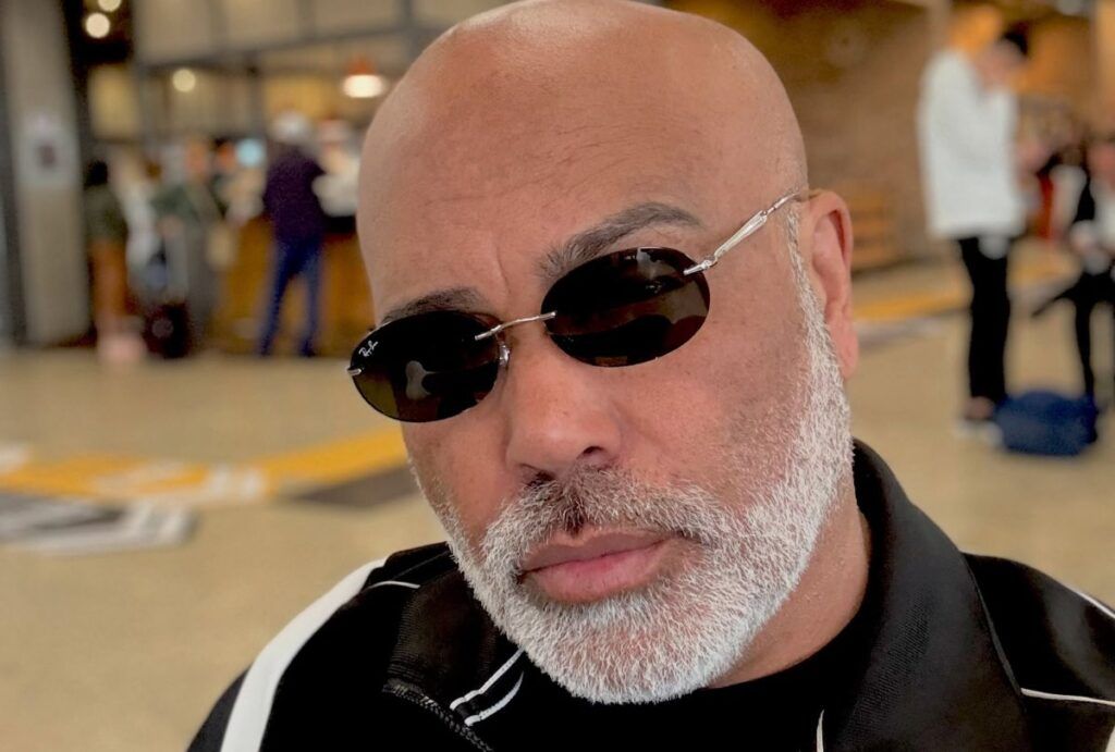 O aparelho de bordo utilizado pelo piloto do helic&oacute;ptero que levava Rick, da dupla com Renner, registrou atividade por duas vezes durante a madrugada. | Foto: Redes Sociais