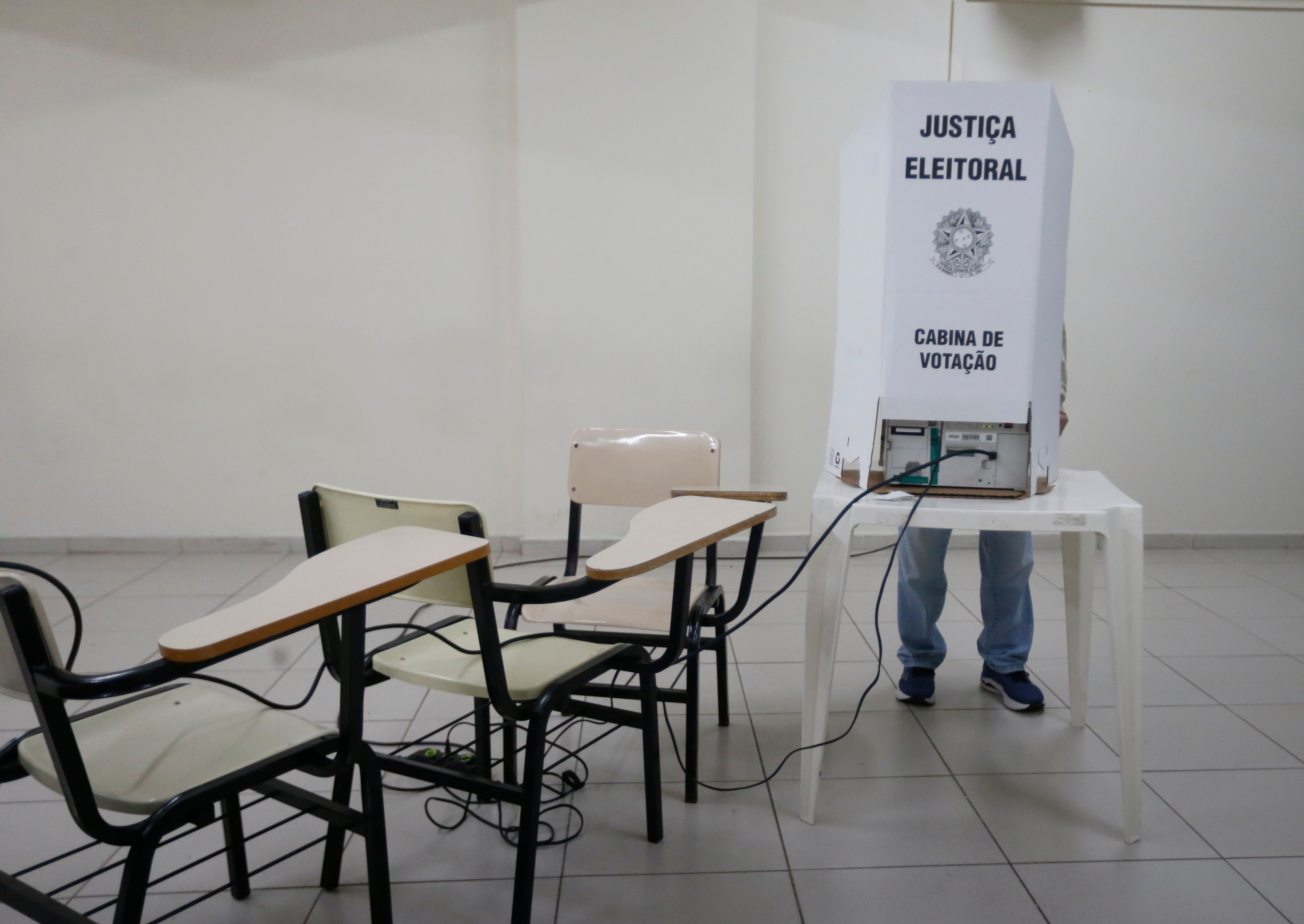 A restrição prevista pela Justiça Eleitoral busca garantir que eleitores e candidatos possam participar do processo eleitoral sem serem privados de liberdade. | Foto: Paulo Pinto/Agência Brasil