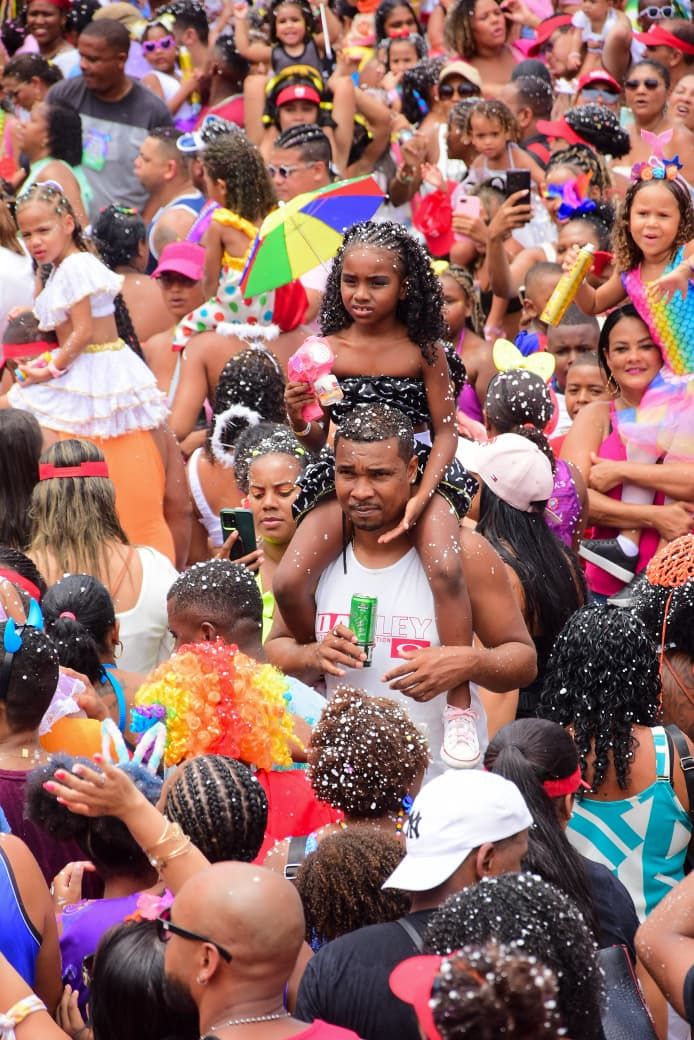 O bloco re&uacute;ne crian&ccedil;as, familiares e f&atilde;s de diferentes gera&ccedil;&otilde;es, inclusive de outros estados. | Foto: Sandro Honorato/Ag. Fred Pontes 