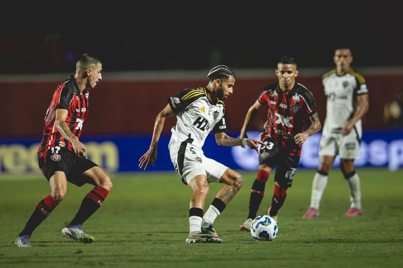 Vitória E Atlético Mineiro Mg Pedro Souza Atlético