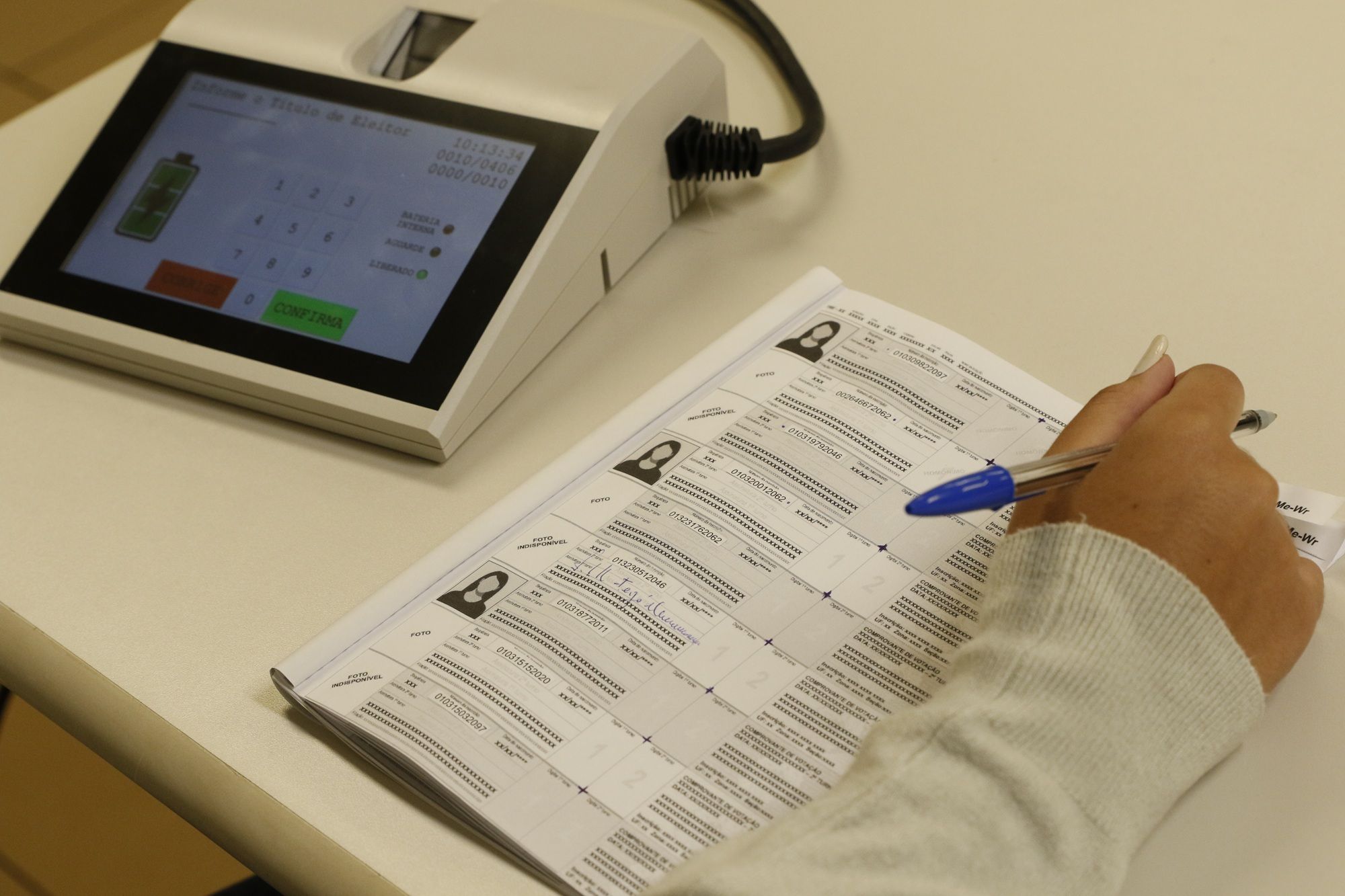 Os eleitores podem verificar se foram convocados por meio do Portal do Mes&aacute;rio, dispon&iacute;vel no site do TRE-BA. | Foto: Fernando Fraz&atilde;o/Ag&ecirc;ncia Brasil