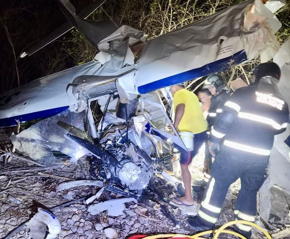 Uma aeronave de pequeno porte caiu no fim da tarde deste domingo (14) no município de Pau dos Ferros, no Rio Grande do Norte. | Foto: Redes Sociais