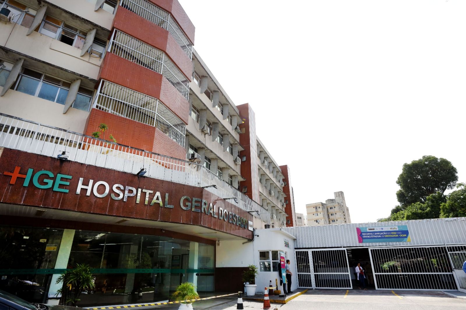 Eles chegaram a ser socorridos para o Hospital Geral do Estado (HGE), mas n&atilde;o resistiram aos ferimentos. | Foto: Thuane Maria/GovBA
