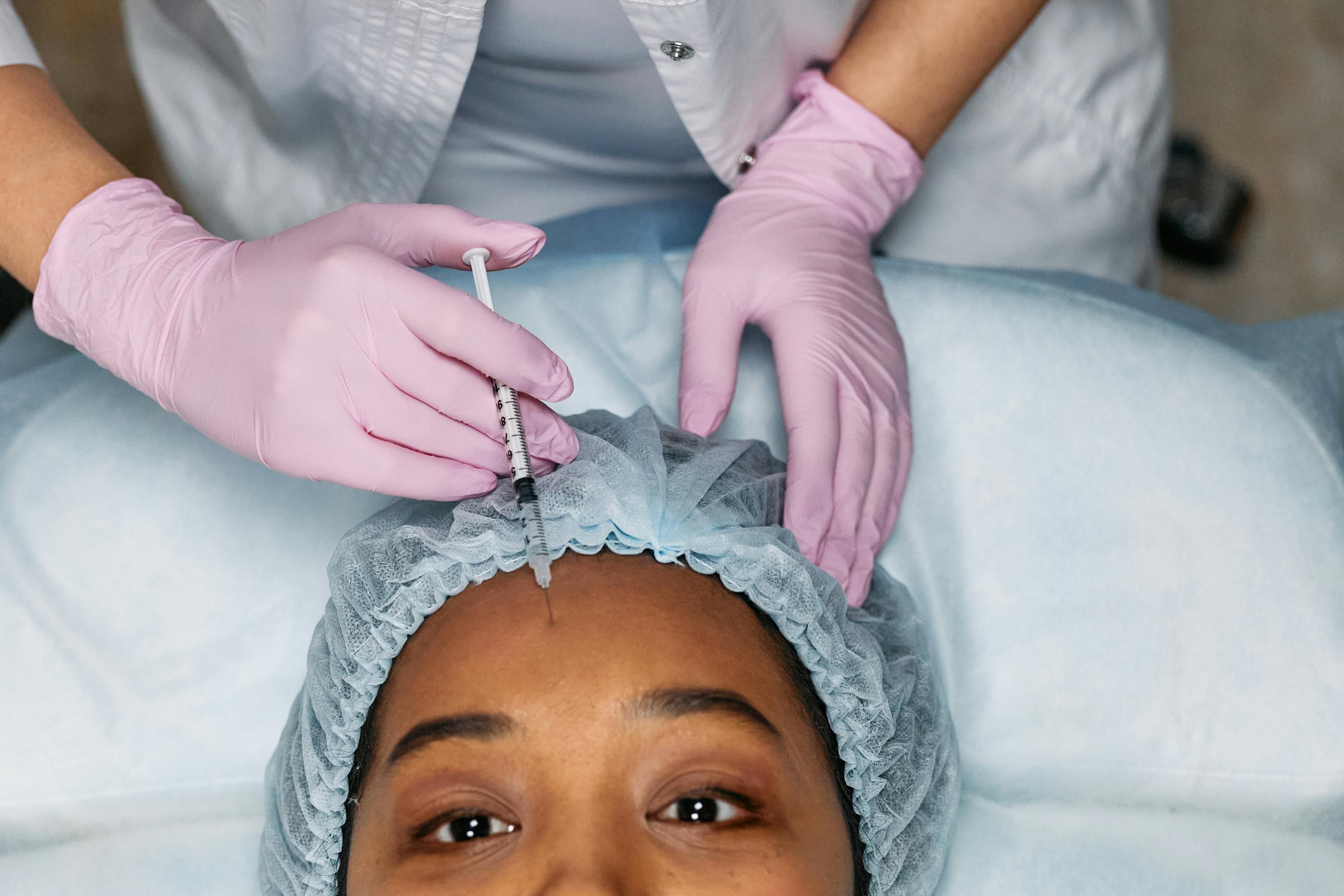 Um novo estudo apontou uma relação entre o uso de Ozempic e Mounjaro e a diminuição da duração dos efeitos do botox. | Foto: Ilustrativa/Pexels