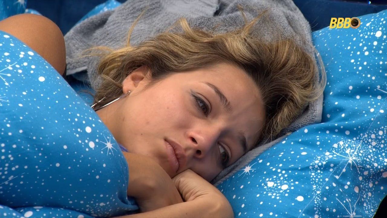Consolada por aliados no BBB 26, Samira segue inconformada ap&oacute;s ser emparedada por Juliano Floss e Sol Vega durante a din&acirc;mica Duelo de Risco. | Foto: Gshow