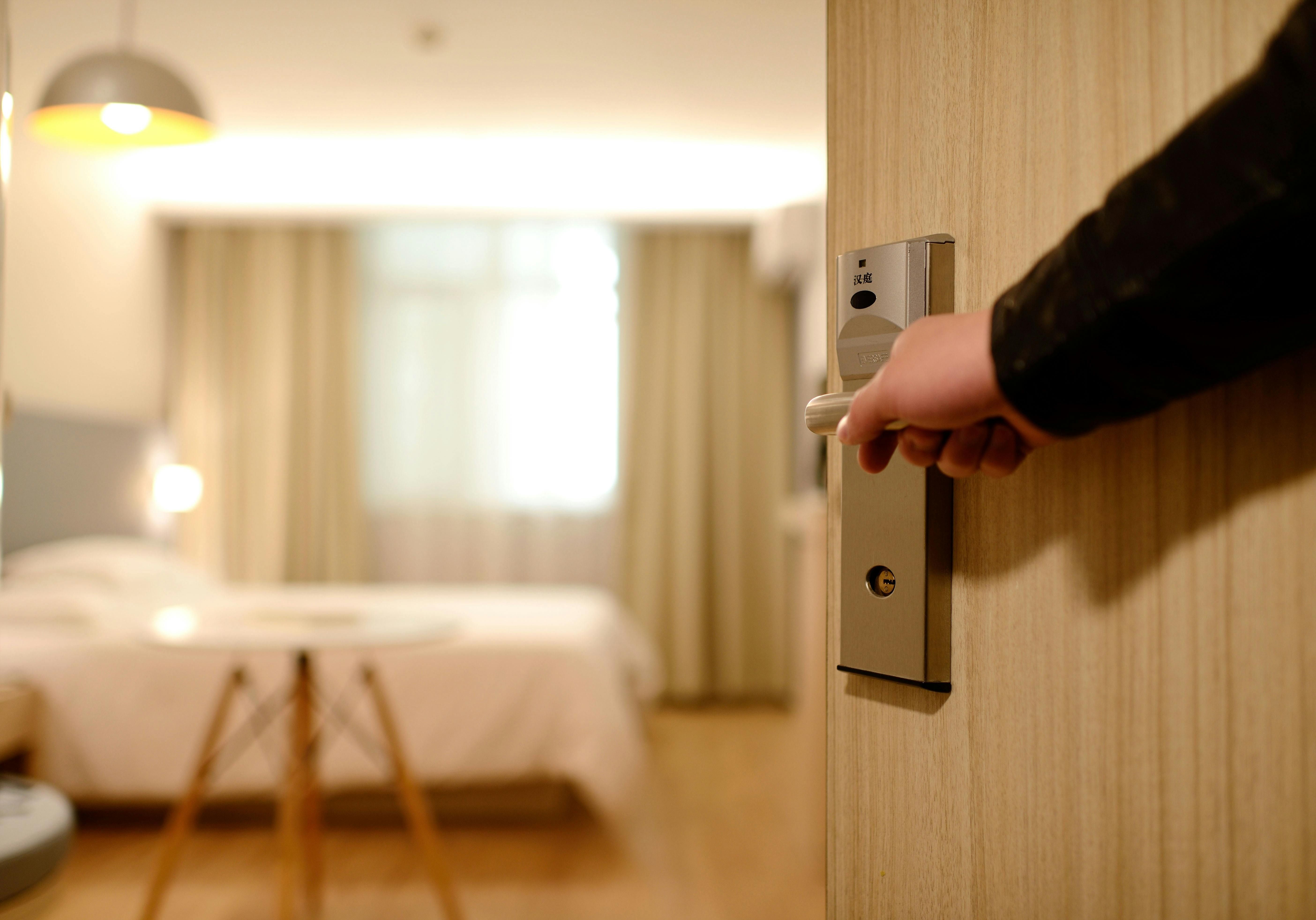 O Ministério do Turismo publicou uma portaria que modifica as normas para entrada e saída de hóspedes em meios de hospedagem, como hotéis, em todo o país. | Foto: Ilustrativa/Pexels