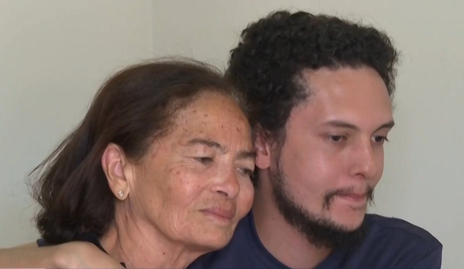 Daniel Gon&ccedil;alves, de 26 anos, estava com a m&atilde;e em &ocirc;nibus que tombou na BR-122, em Iraquara; sete pessoas morreram e outras 13 ficaram feridas. | Foto: Reprodu&ccedil;&atilde;o/Jornal da Manh&atilde;