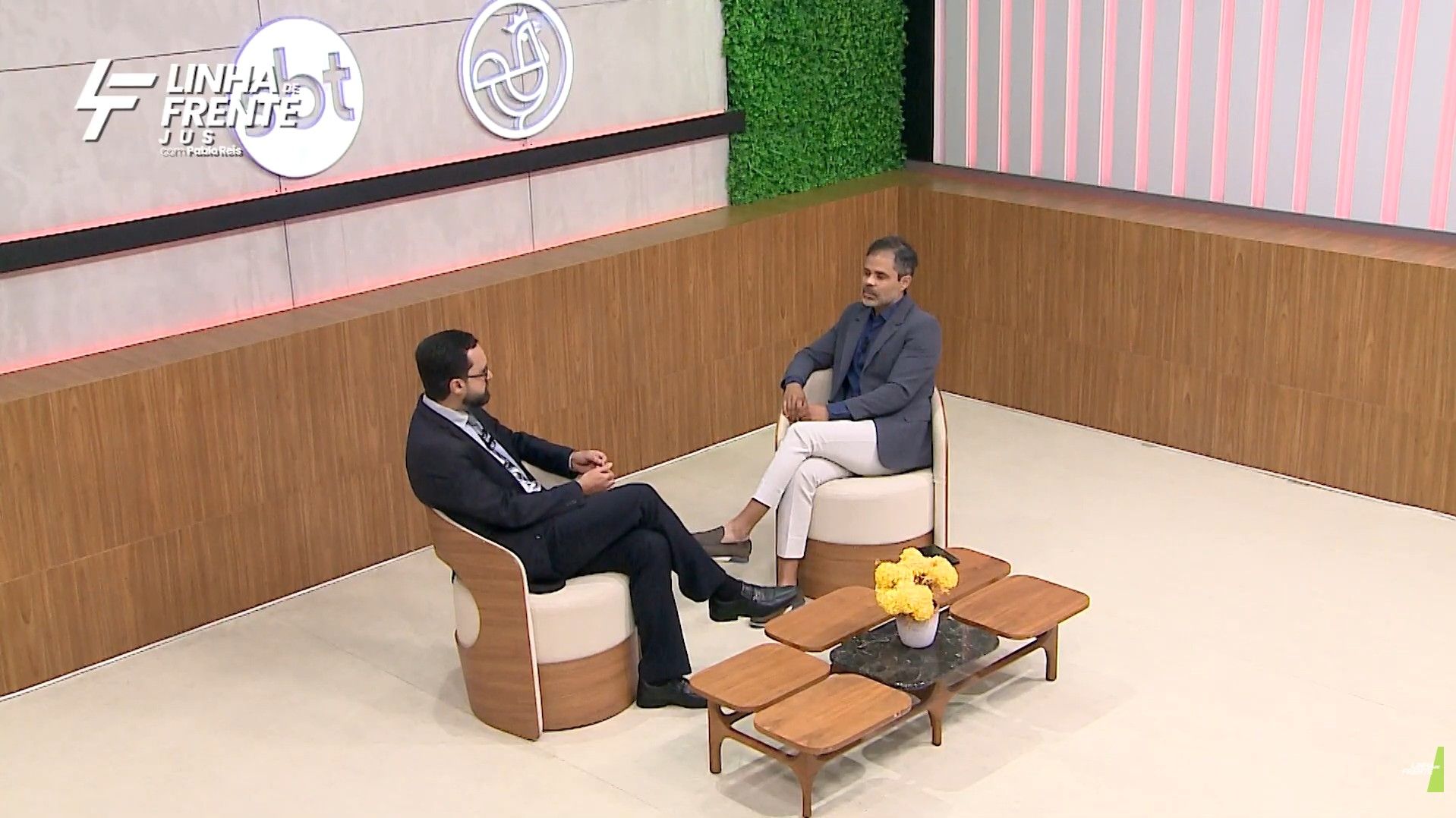 Uirá Menezes e Pablo Reis no programa Linha de Frente