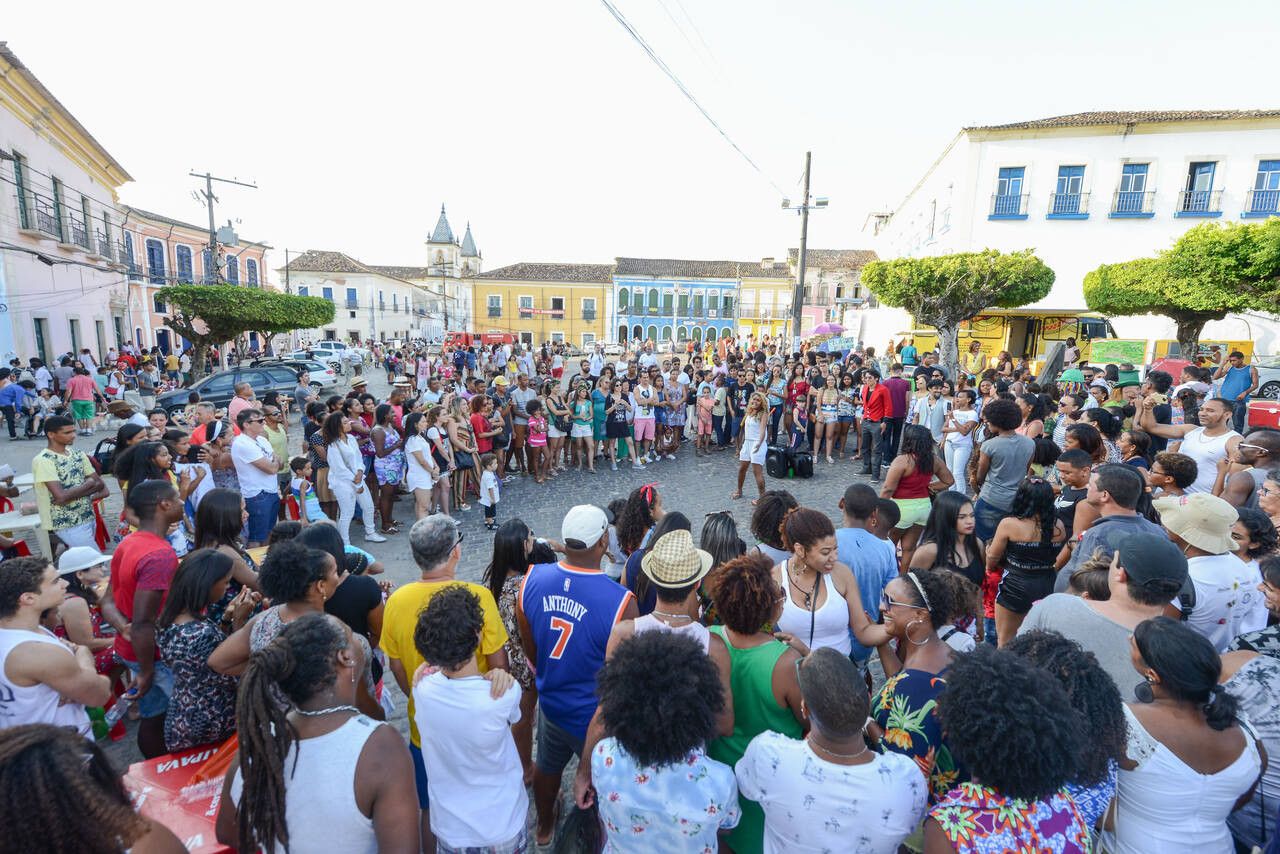 Ao todo, serão selecionadas 20 pessoas para lançamentos literários, sessões de autógrafos e exposições na FLICA. | Foto: Divulgação