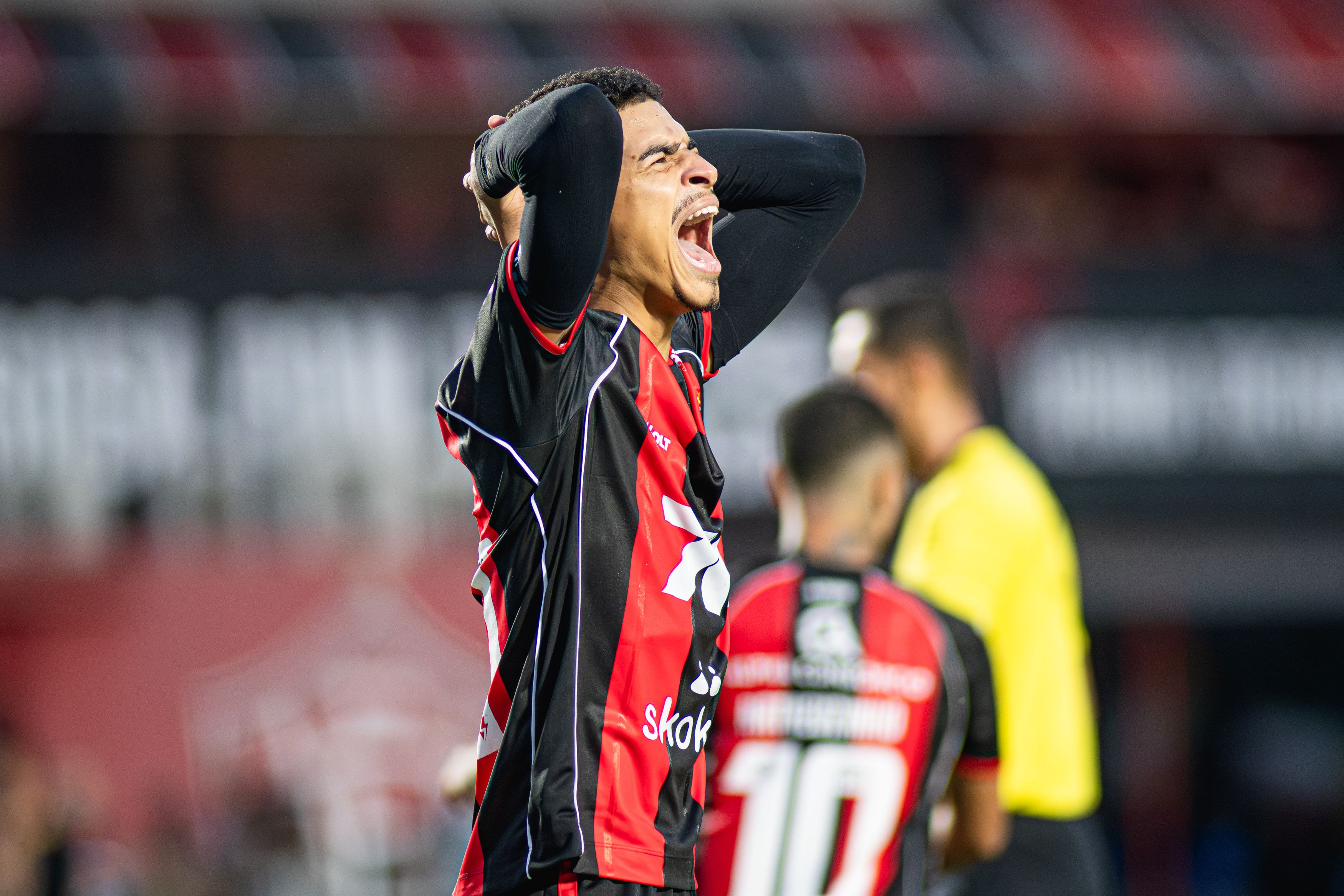 Dentro de campo, o Rubro-Negro fez a festa da torcida no Barrad&atilde;o ao vencer o Fortaleza por 2 a 1. | Foto: Victor Ferreira/EC Vit&oacute;ria