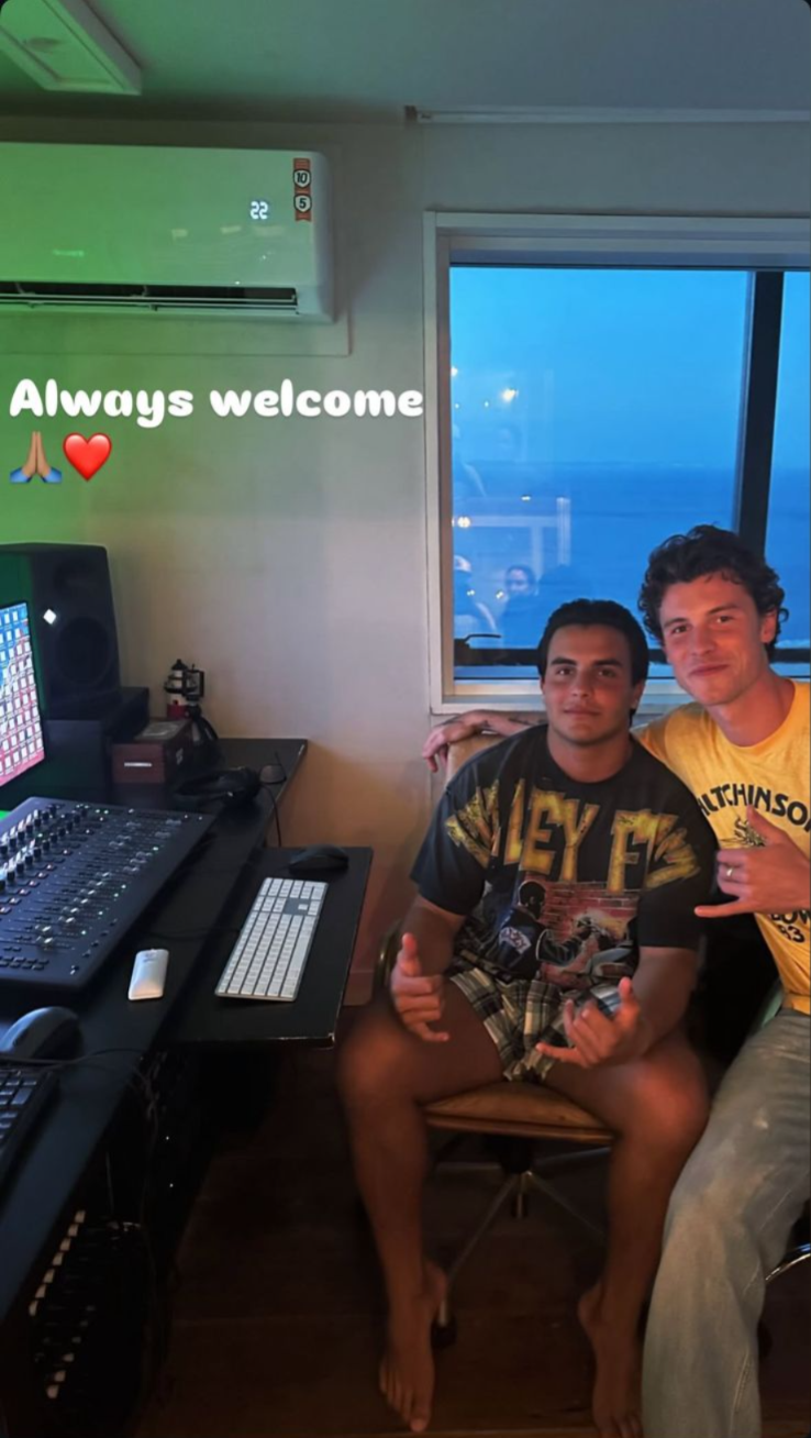 Marcelo Sangalo, filho de Ivete Sangalo, publicou uma foto ao lado do cantor canadense Shawn Mendes. | Foto: Redes Sociais