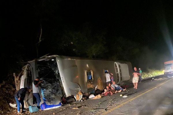 Acidente em Pernambuco ocorreu durante madrugada | Foto: PRF