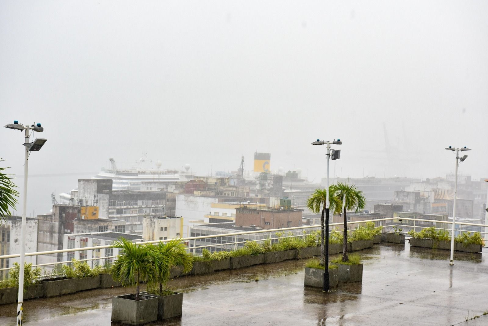 Ap&oacute;s dias de chuva, Salvador deve ter uma melhora nas condi&ccedil;&otilde;es do tempo ao longo desta semana. | Foto: Divulga&ccedil;&atilde;o/Secom Salvador