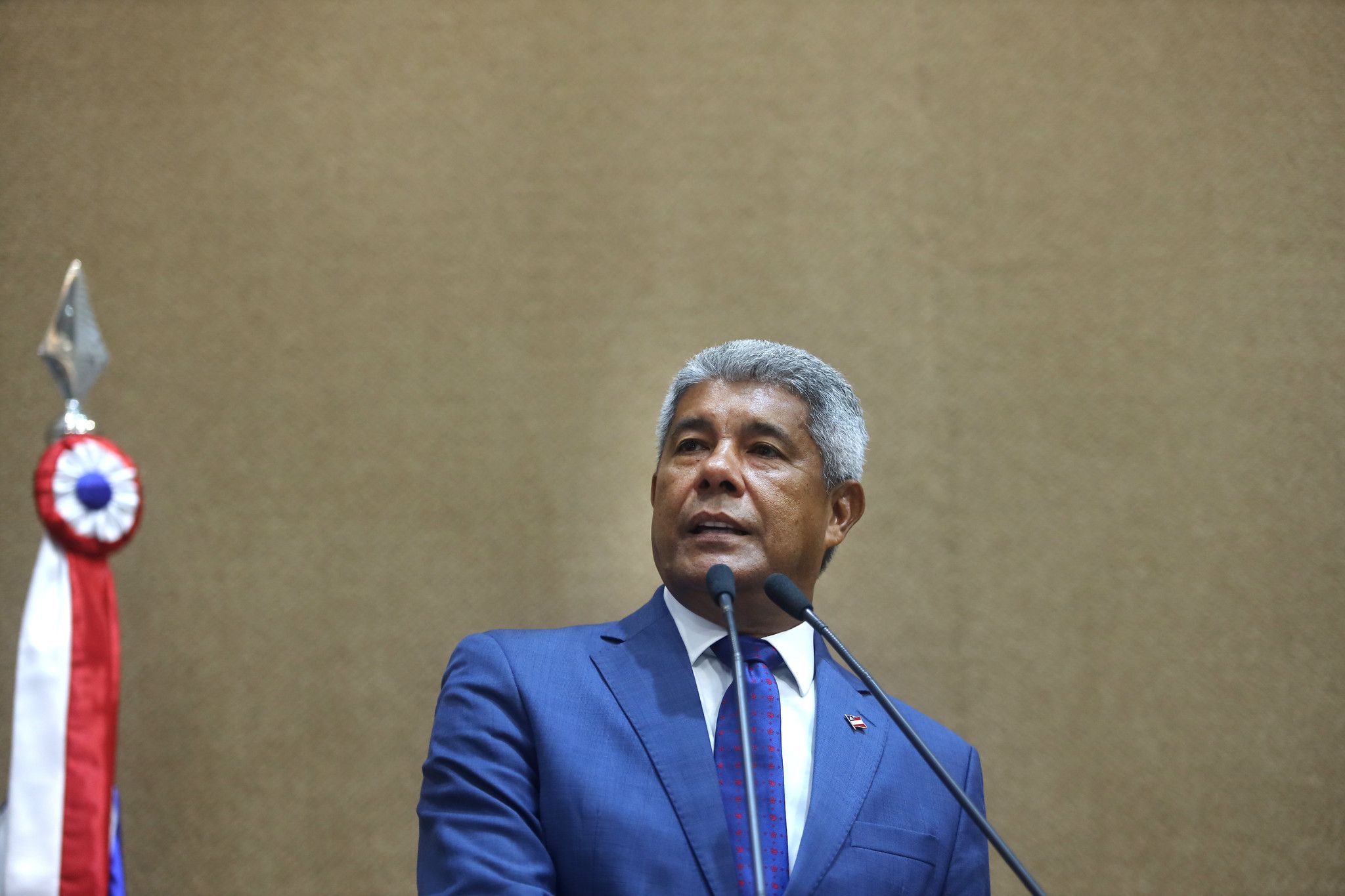 Jerônimo lamenta morte de PM no Vale das Pedrinhas | Fotos: Thuane Maria/GOVBA