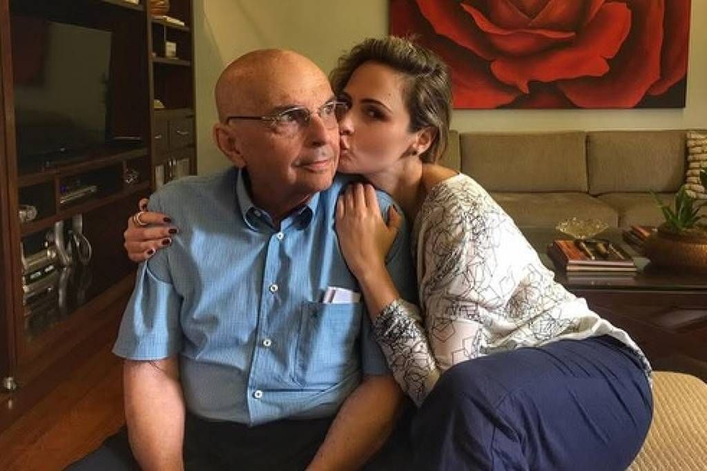 Ana Paula j&aacute; pedida em casamento, mas recusou para ficar perto do pai, Gerardo. | Foto: Redes Sociais