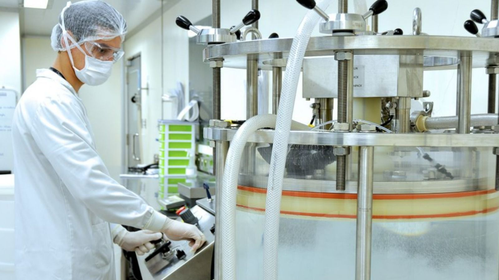 Laboratórios oficiais no Brasil produzem 300 milhões de doses de vacinas por ano. Foto: Divulgação / ALFOB