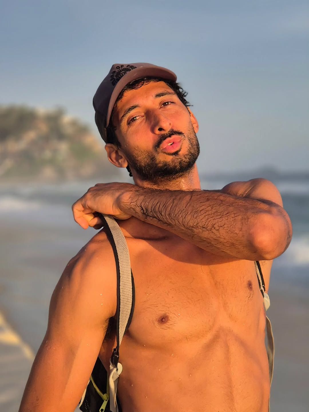 O acidente aconteceu na ter&ccedil;a-feira (28), enquanto ele escalava ao lado da namorada. | Foto: Redes Sociais