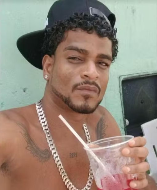 Um dia após o desaparecimento, o corpo do ex-companheiro, Sandro Daniel, foi localizado na Praia de São Domingos. | Foto: Redes Sociais