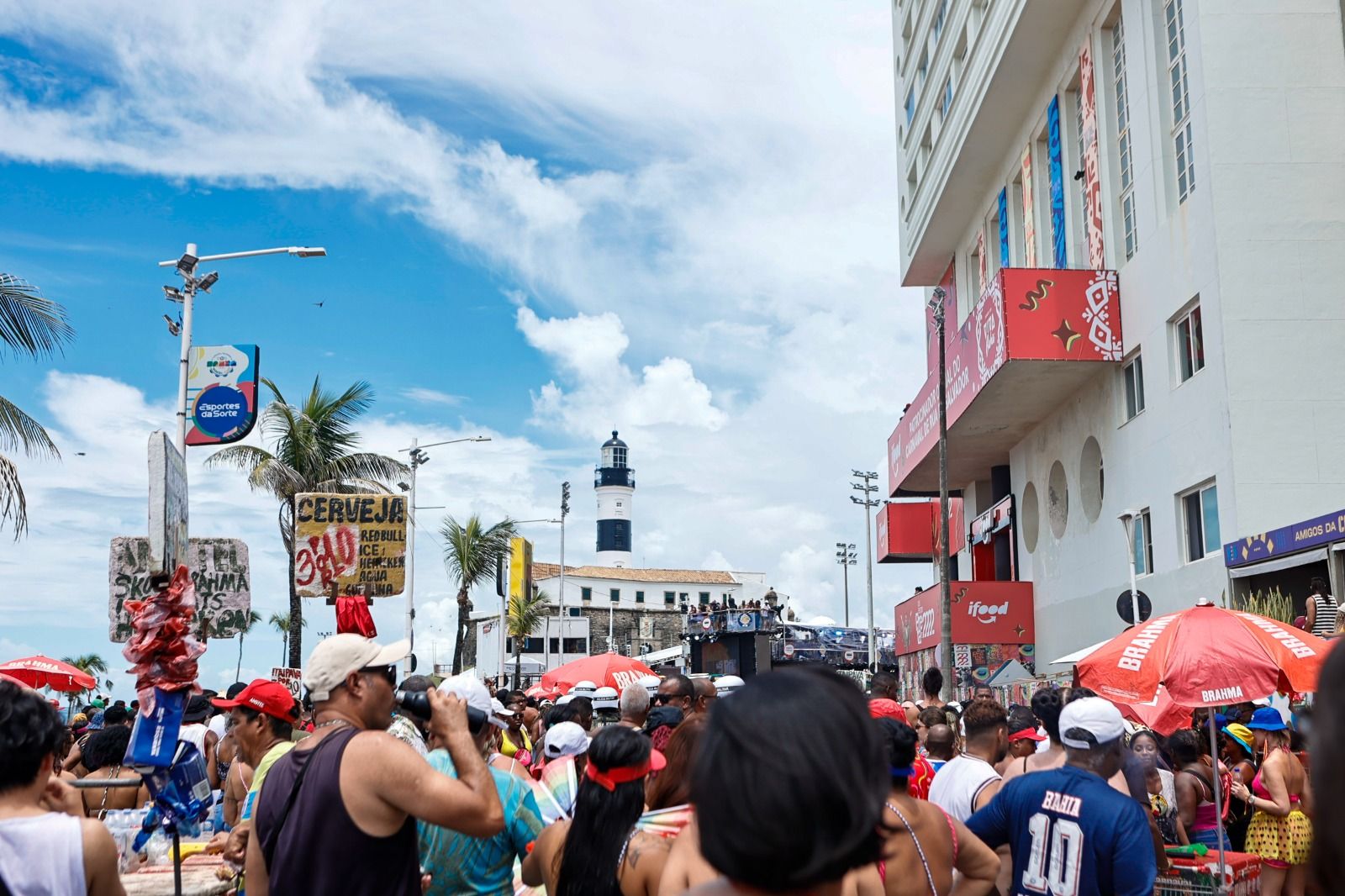 A taxa de ocupa&ccedil;&atilde;o hoteleira em Salvador chegou a 99,5% no domingo de Carnaval. | Foto: Joka Gueiros/Secom PMS