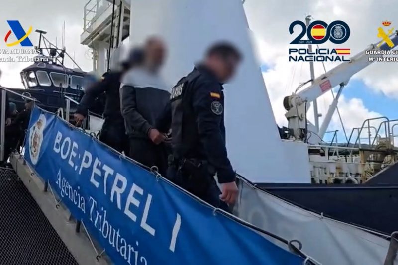 Segundo a Ag&ecirc;ncia Tribut&aacute;ria da Espanha, o veleiro vinha sendo monitorado havia v&aacute;rios dias por equipes de intelig&ecirc;ncia. | Foto: Redes Sociais