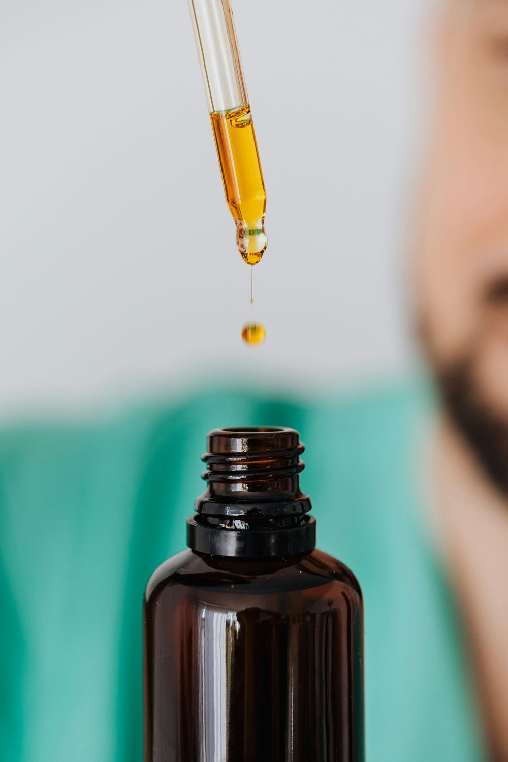 O interesse em entender como os extratos da cannabis atuam no tratamento de diferentes condições, incluindo o autismo, levou a maior atenção ao sistema endocanabinoide. | Foto: Ilustrativa/Pexels