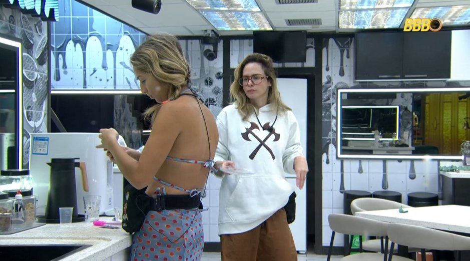 Após ouvir a mensagem, o valor apareceu no telão da sala, surpreendendo os participantes. | Foto: Gshow