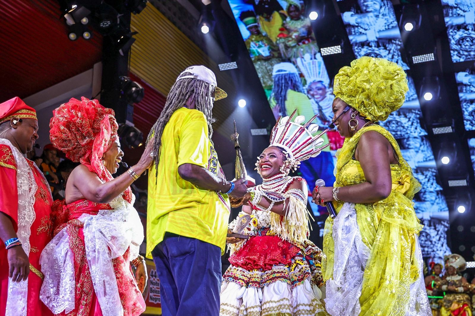 Ao longo da noite, 15 candidatas disputam o título de Rainha do Ilê Aiyê. | Foto: Estúdio Casa de Mainha/Divulgação