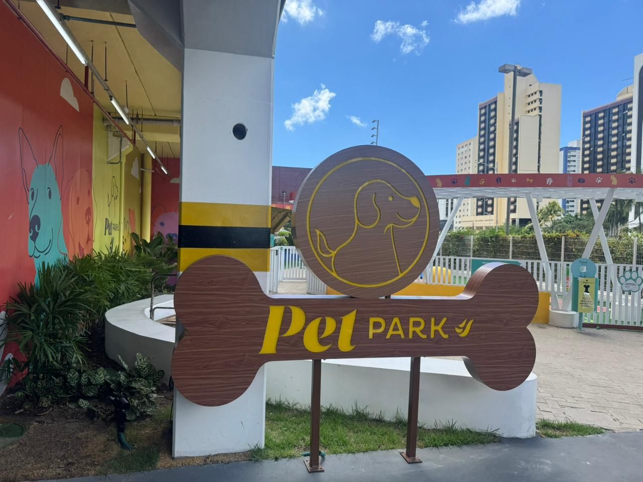 Quem prefere um passeio em ambiente fechado tamb&eacute;m pode levar o pet ao shopping. | Foto: Salvador Shopping/Divulga&ccedil;&atilde;o
