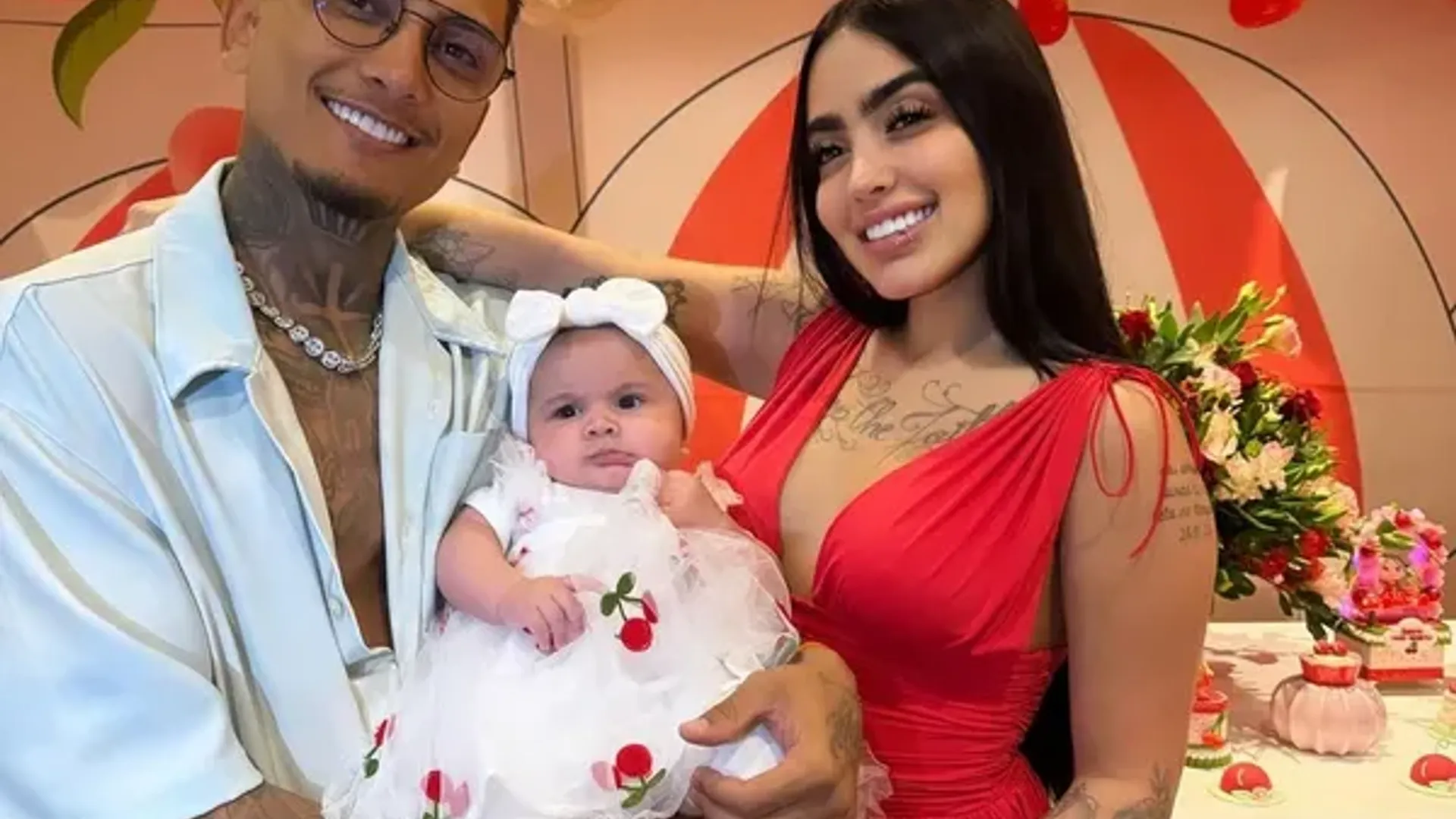Dynho e Mirella com a filha Serena | Foto: redes sociais