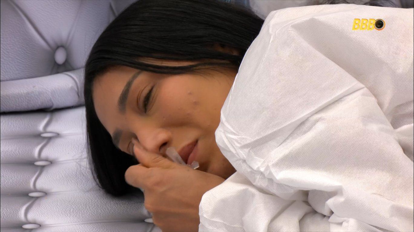 Apesar de aparentar ser apenas um c&ocirc;modo claro e silencioso, o quarto branco aciona mecanismos profundos de estresse e medo. | Foto: Globoplay